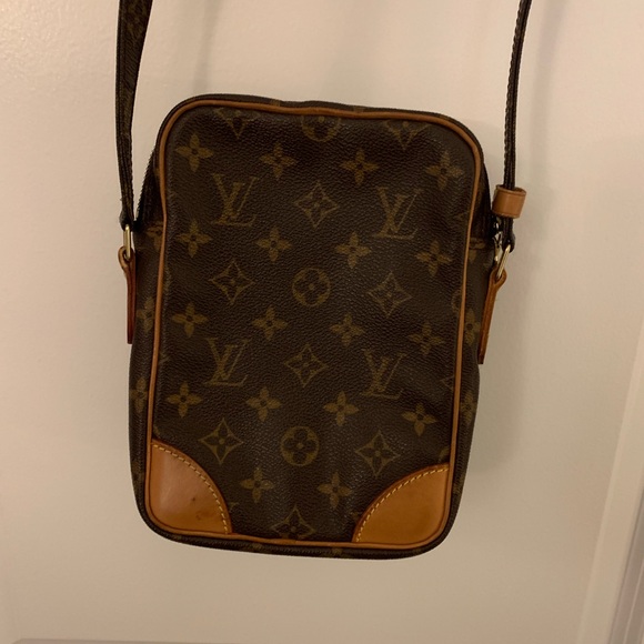 Louis Vuitton Amazone Crossbody Bag - Picture 2 of 8